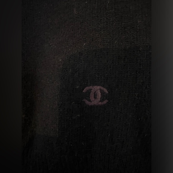 Vintage Chanel navy cashmere sweater - Picture 10 of 10